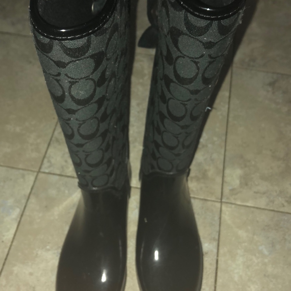 Very comfortable rain boots